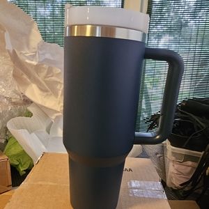 New extra large drink tumbler